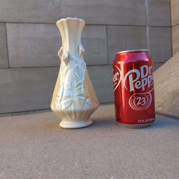 BELLEEK Ireland NILE Parian Bud Vase 6th Gen. 1965-1980 - Picture 6 of 10